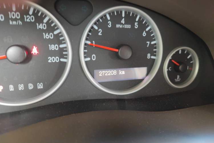 Used Buick GL8 2014 2.4L Classic Edition Odometer Close Up