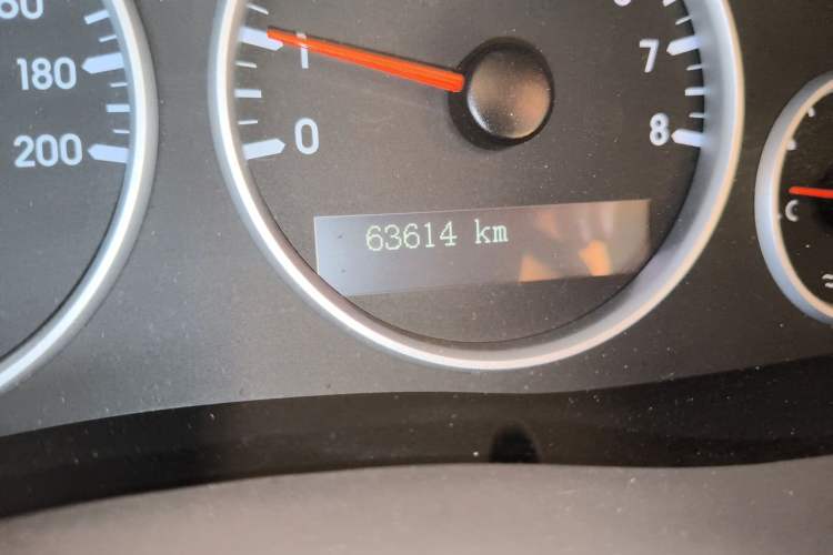 Used Buick GL8 2014 2.4L Classic Edition Odometer Close Up