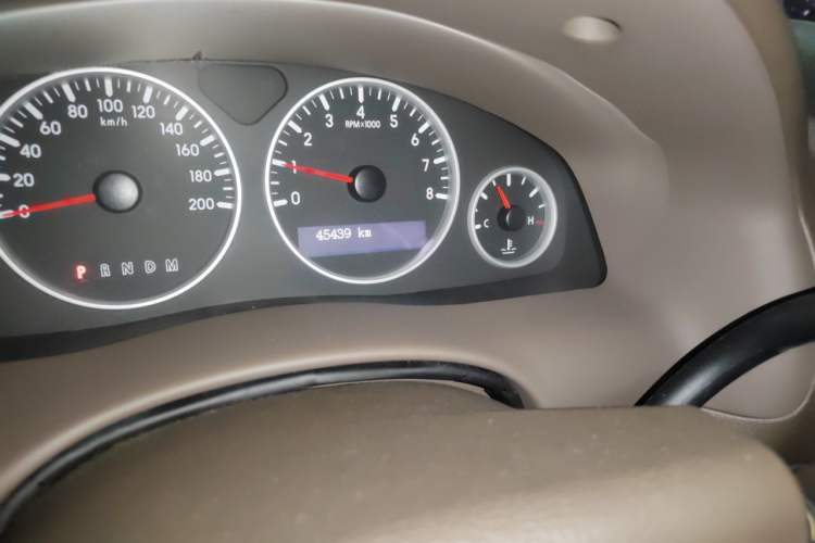 Used Buick GL8 2014 2.4L Classic Edition Odometer Close Up