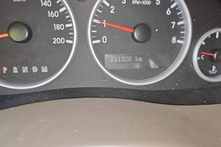 Used Buick GL8 2014 2.4L Classic Edition Odometer Close Up