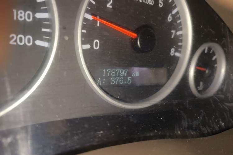 Used Buick GL8 2014 2.4L Classic Edition Odometer Close Up