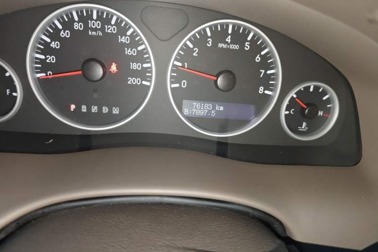 Used Buick GL8 2014 2.4L Classic Edition Odometer Close Up