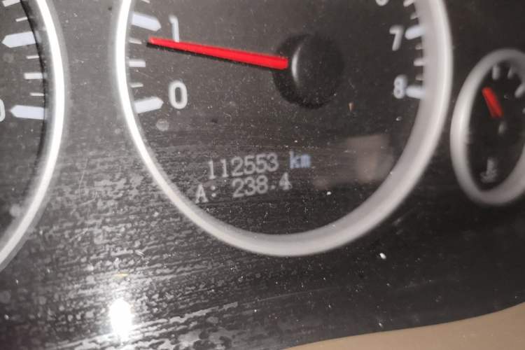 Used Buick GL8 2014 2.4L Classic Edition Odometer Close Up