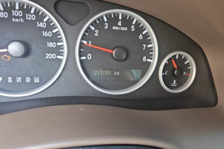 Used Buick GL8 2014 2.4L Classic Edition Odometer Close Up
