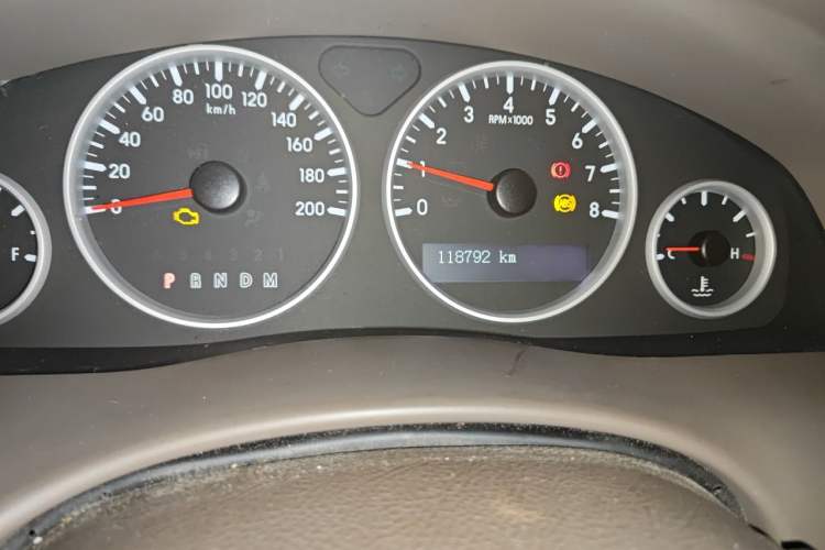 Used Buick GL8 2014 2.4L Classic Edition Odometer Close Up
