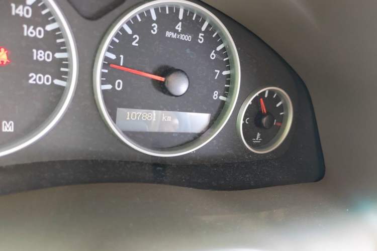 Used Buick GL8 2014 2.4L Classic Edition Odometer Close Up