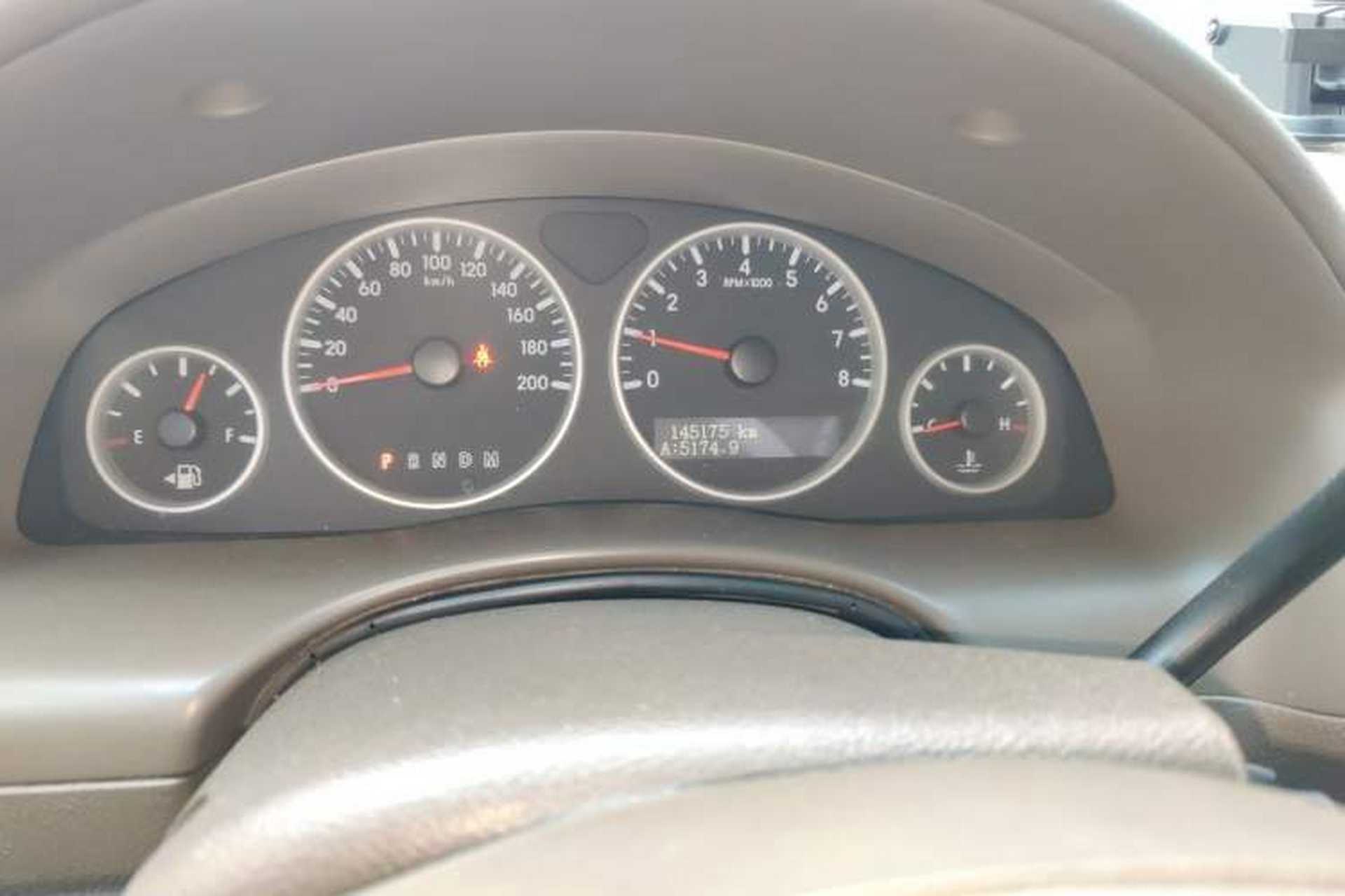Used Buick GL8 2014 2.4L Classic Edition Odometer Close Up
