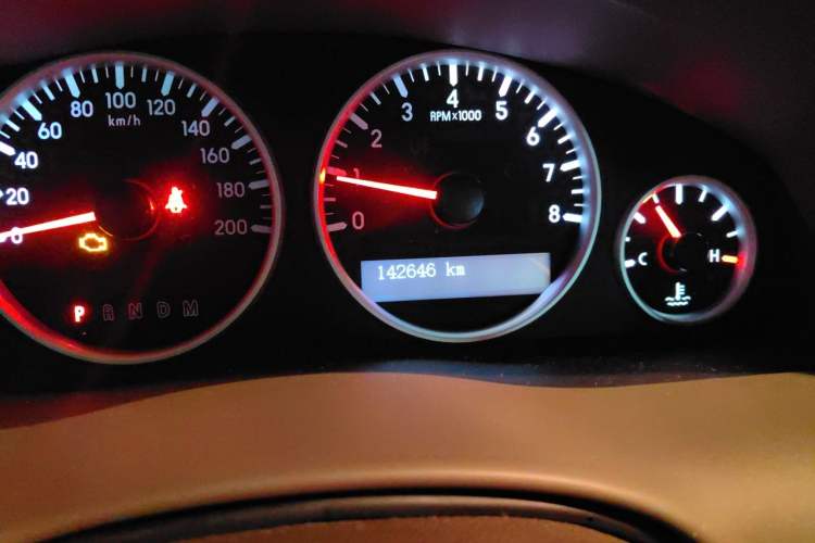 Used Buick GL8 2014 2.4L Classic Edition Odometer Close Up