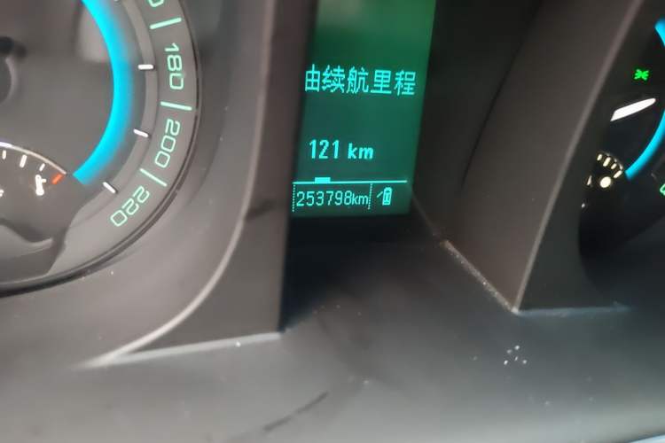 Used Buick GL8 2014 3.0L XT Luxury Business Flagship Edition Odometer Close Up