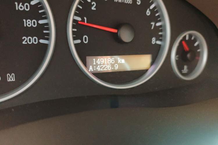 Used Buick GL8 2014 2.4L Classic Edition Odometer Close Up