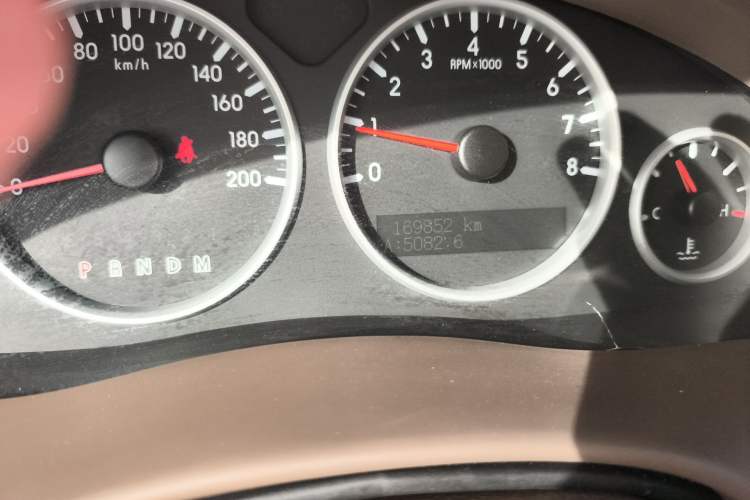 Used Buick GL8 2014 2.4L Classic Edition Odometer Close Up