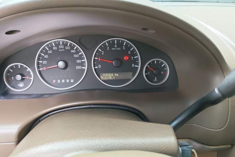 Used Buick GL8 2014 2.4L Classic Edition Odometer Close Up