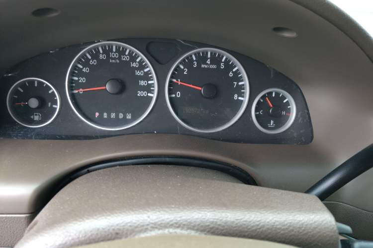 Used Buick GL8 2014 2.4L Classic Edition Odometer Close Up