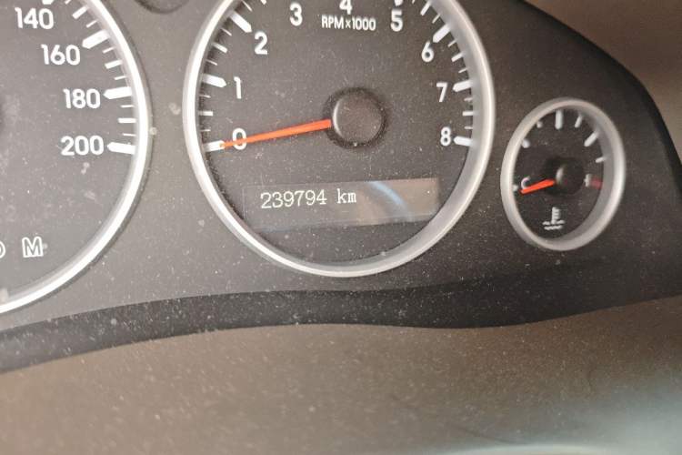 Used Buick GL8 2014 2.4L Classic Edition Odometer Close Up