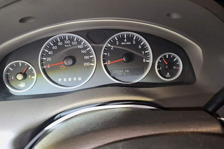 Used Buick GL8 2014 2.4L Classic Edition Odometer Close Up