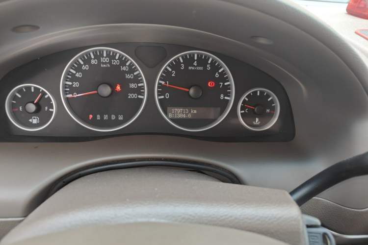 Used Buick GL8 2014 2.4L Classic Edition Odometer Close Up
