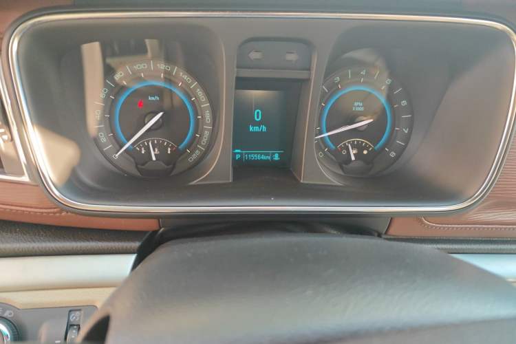 Used Buick GL8 2014 3.0L GT Luxury Business Haoya Edition Odometer Close Up