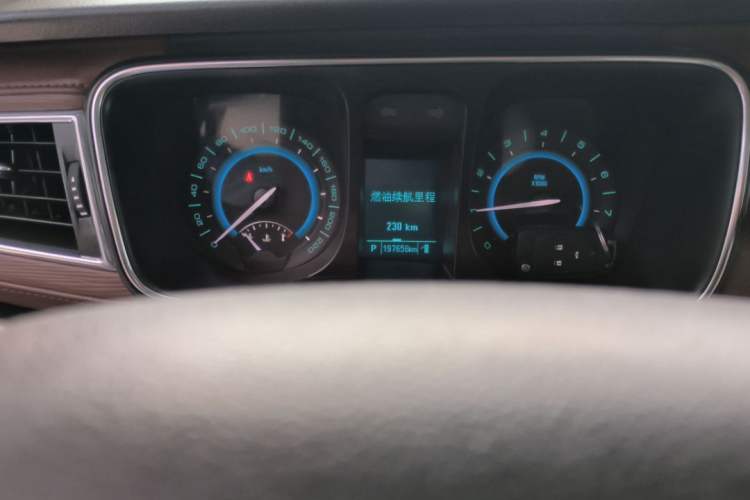 Used Buick GL8 2014 2.4L CT Luxury Business Comfort Edition Odometer Close Up