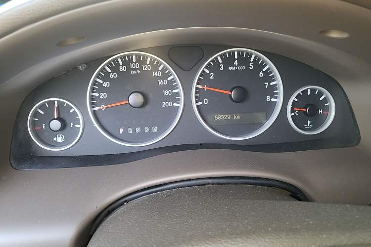 Used Buick GL8 2014 2.4L Classic Edition Odometer Close Up