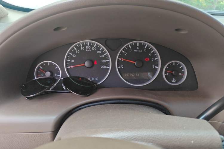 Used Buick GL8 2014 2.4L Classic Edition Odometer Close Up