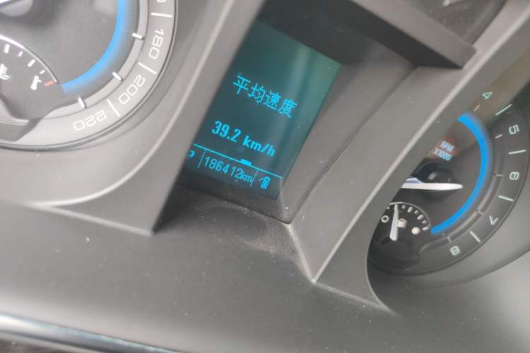 Used Buick GL8 2014 3.0L XT Luxury Business Flagship Edition Odometer Close Up