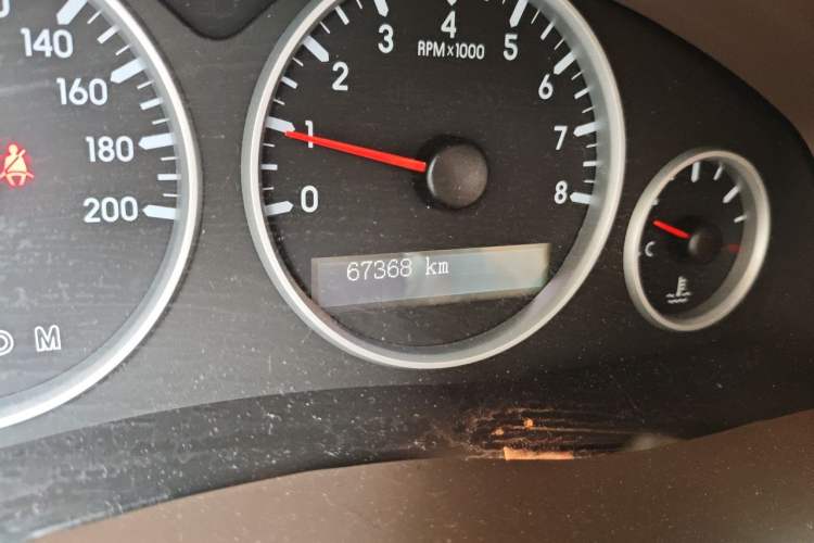 Used Buick GL8 2014 2.4L Classic Edition Odometer Close Up