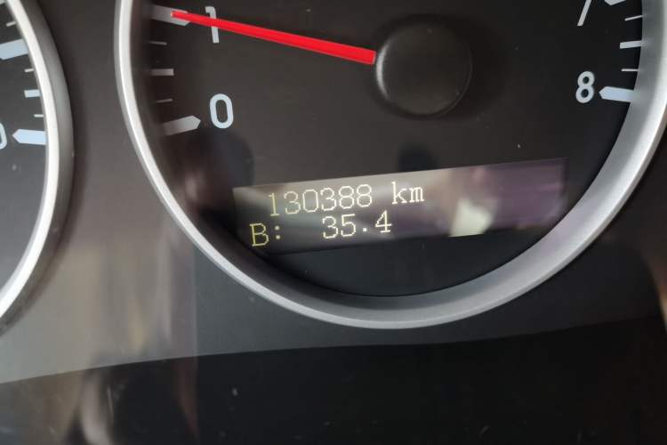 Used Buick GL8 2014 2.4L Classic Edition Odometer Close Up