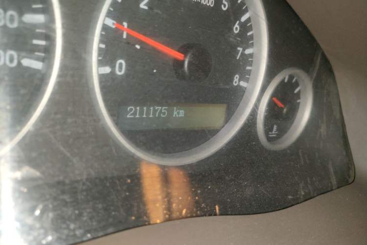 Used Buick GL8 2014 2.4L Classic Edition Odometer Close Up