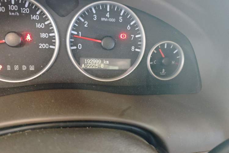 Used Buick GL8 2014 2.4L Classic Edition Odometer Close Up