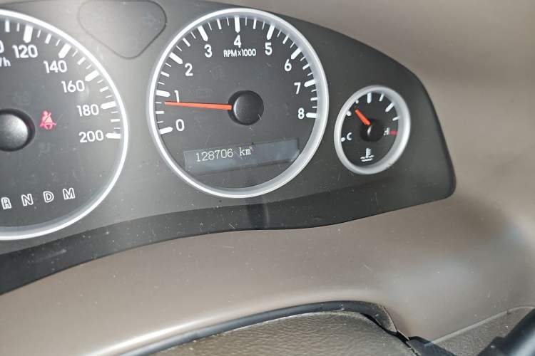 Used Buick GL8 2014 2.4L Classic Edition Odometer Close Up