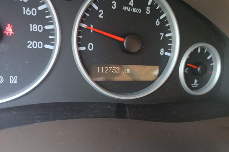 Used Buick GL8 2014 2.4L Classic Edition Odometer Close Up