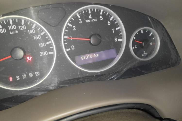 Used Buick GL8 2014 2.4L Classic Edition Odometer Close Up