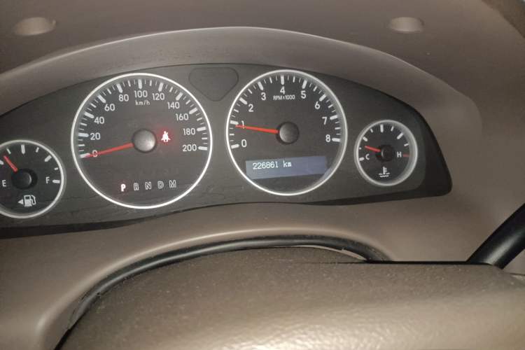 Used Buick GL8 2014 2.4L Classic Edition Odometer Close Up