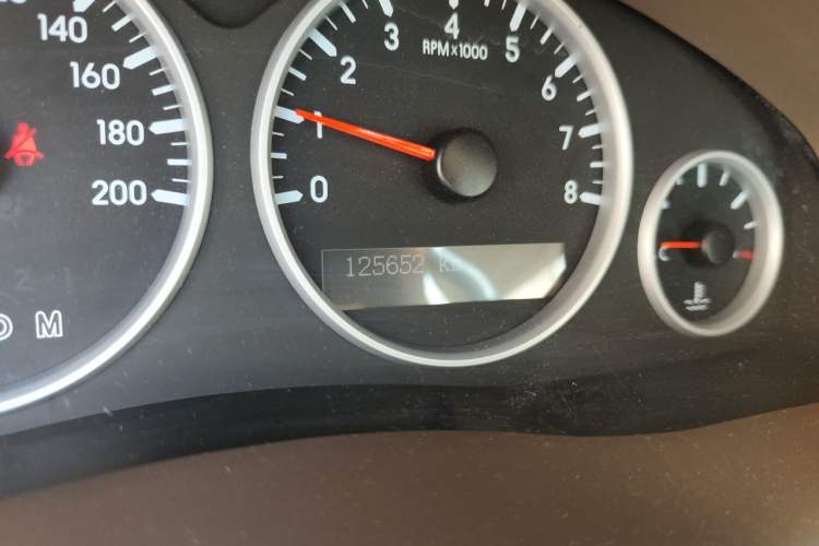 Used Buick GL8 2014 2.4L Classic Edition Odometer Close Up