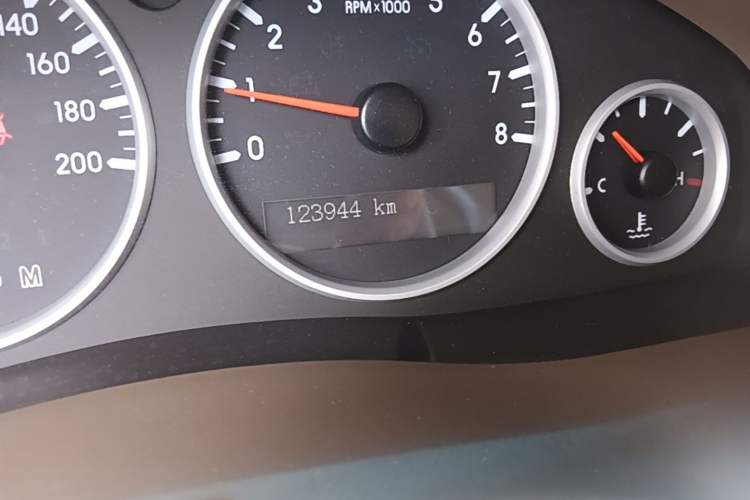 Used Buick GL8 2014 2.4L Classic Edition Odometer Close Up