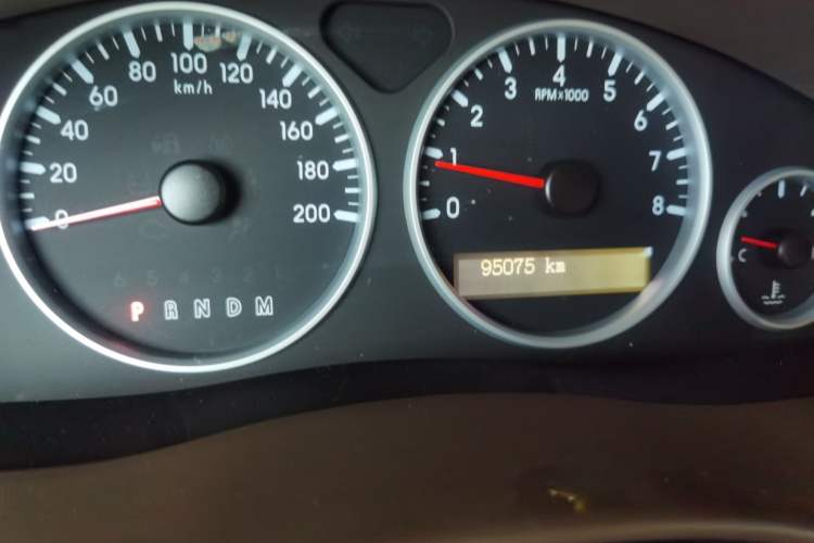 Used Buick GL8 2014 2.4L Classic Edition Odometer Close Up