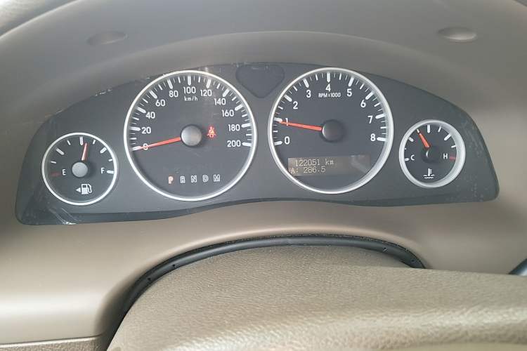 Used Buick GL8 2014 2.4L Classic Edition Odometer Close Up