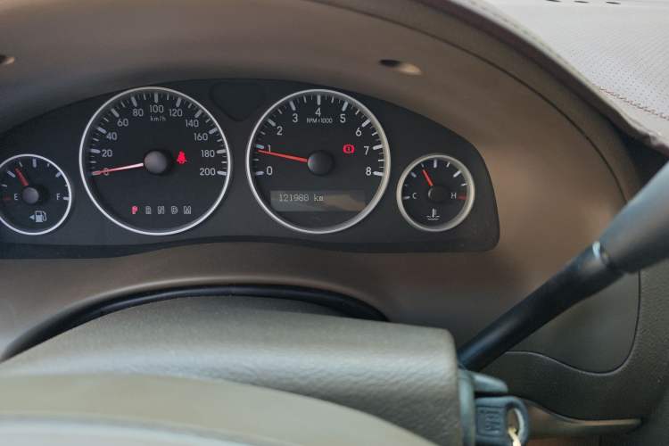 Used Buick GL8 2014 2.4L Classic Edition Odometer Close Up