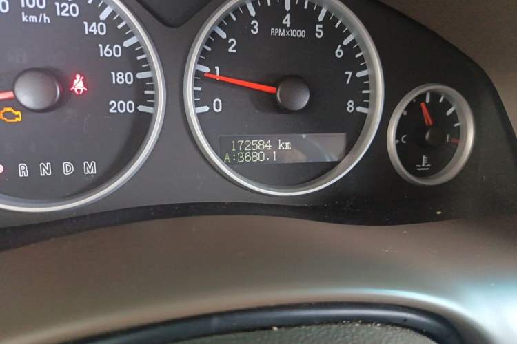 Used Buick GL8 2014 2.4L Classic Edition Odometer Close Up