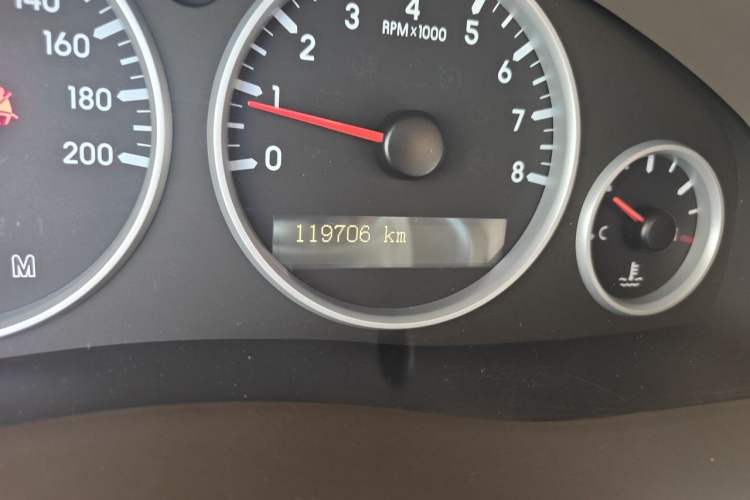 Used Buick GL8 2014 2.4L Classic Edition Odometer Close Up