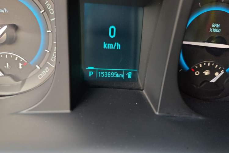 Used Buick GL8 2014 3.0L XT Luxury Business Flagship Edition Odometer Close Up