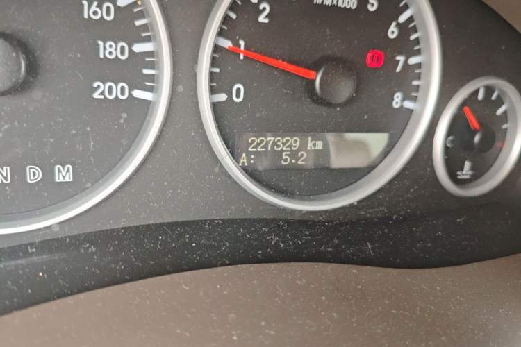 Used Buick GL8 2014 2.4L Classic Edition Odometer Close Up