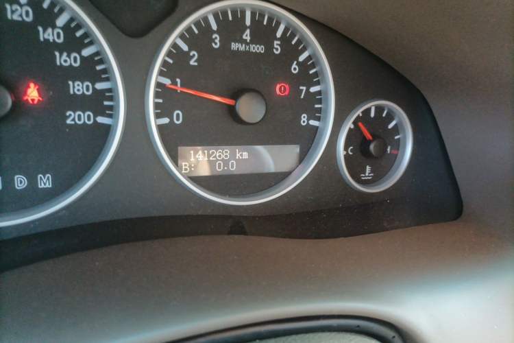 Used Buick GL8 2014 2.4L Classic Edition Odometer Close Up