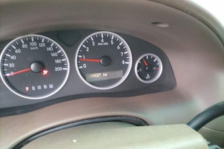 Used Buick GL8 2014 2.4L Classic Edition Odometer Close Up