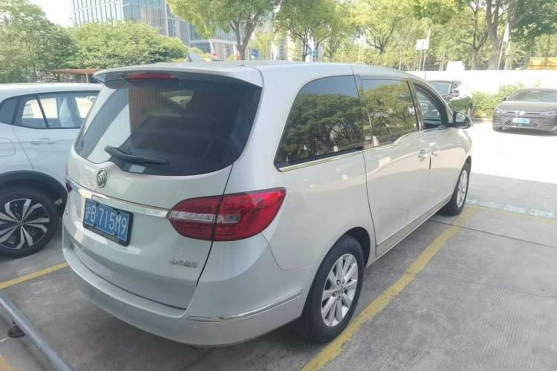 Used Buick GL8 2014 2.4L LT Luxury Business Executive Edition Rear Right 45 Deg