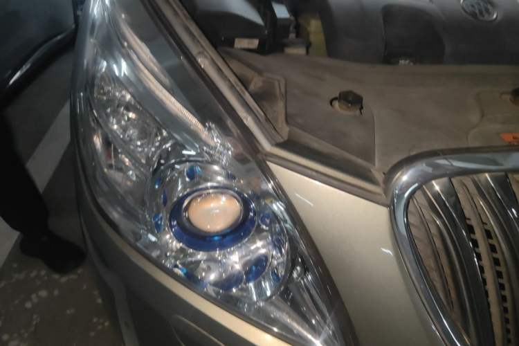Used Buick GL8 2014 3.0L GT Luxury Business Haoya Edition Right Front Headlight
