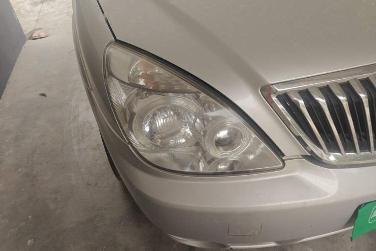 Used Buick GL8 2014 2.4L Classic Edition Right Front Headlight