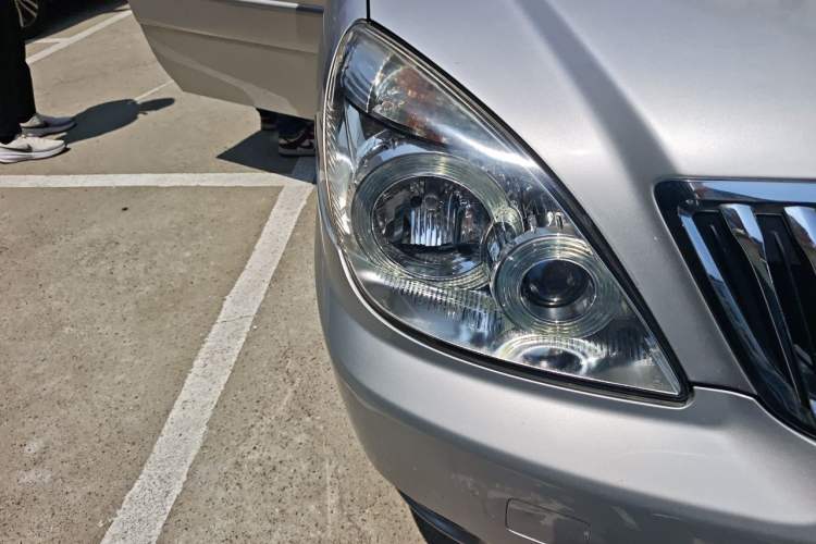 Used Buick GL8 2014 2.4L Classic Edition Right Front Headlight