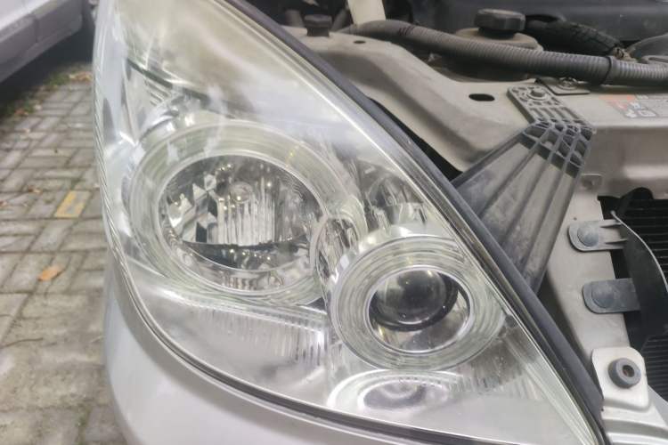 Used Buick GL8 2014 2.4L Classic Edition Right Front Headlight