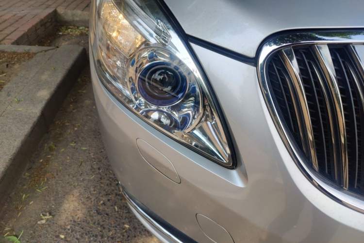 Used Buick GL8 2014 3.0L GT Luxury Business Haoya Edition Right Front Headlight